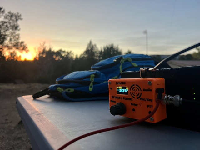 Max KF0VSI's QRP rig setup.